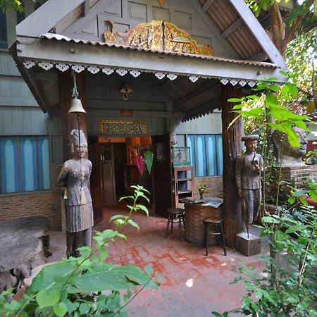 Ayutthaya Bouchic Hostel מראה חיצוני תמונה