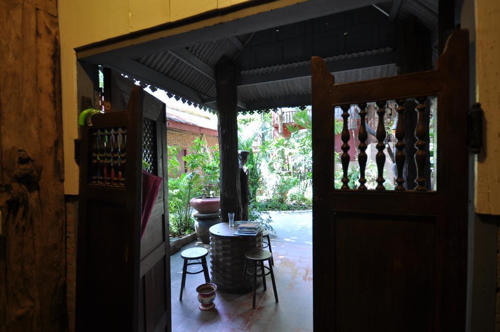Ayutthaya Bouchic Hostel מראה חיצוני תמונה