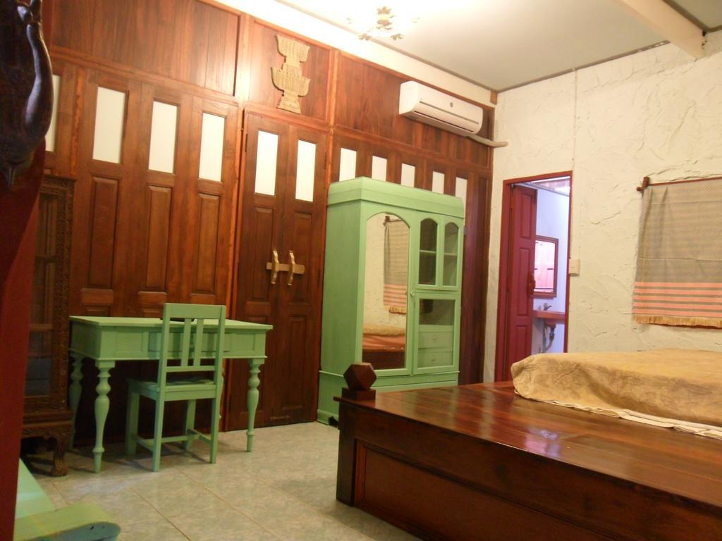 Ayutthaya Bouchic Hostel מראה חיצוני תמונה