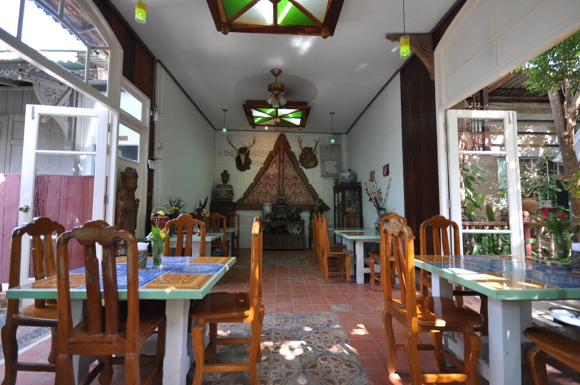 Ayutthaya Bouchic Hostel מראה חיצוני תמונה